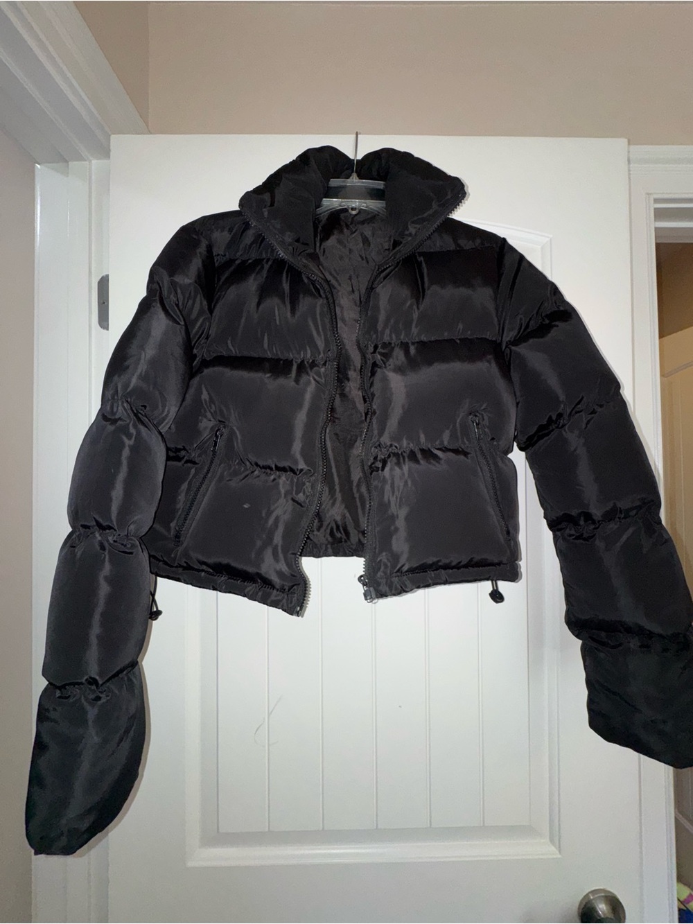Black Puffer Cropped Jacket - Women